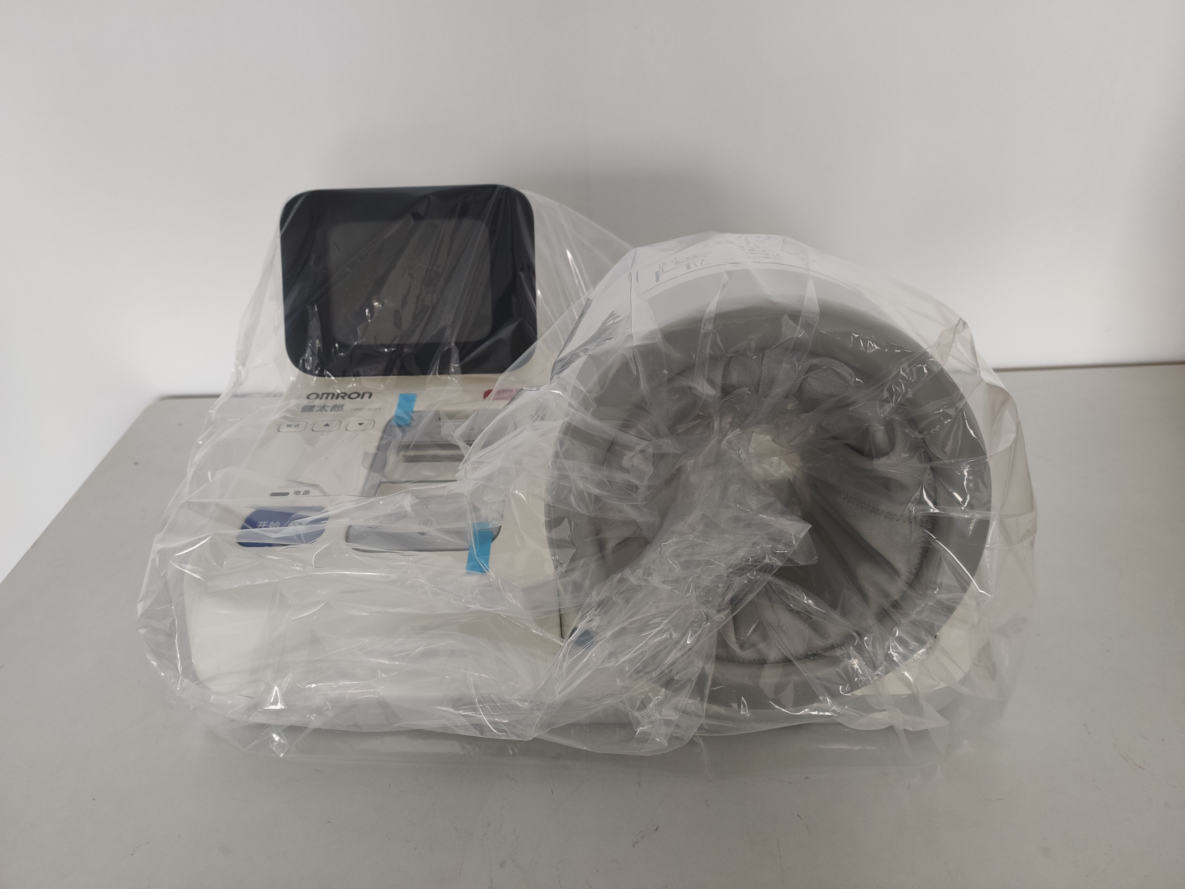 日本歐姆龍OMRON健太郎醫(yī)用全自動(dòng)電子血壓計(jì)HBP-9021